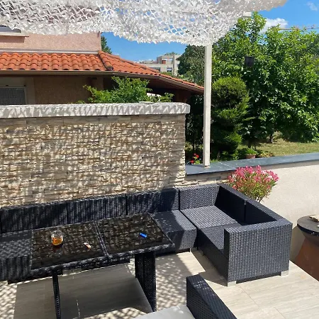 Maison Lyon 8 Jardin Parking Independant Sur Demande فيلة *